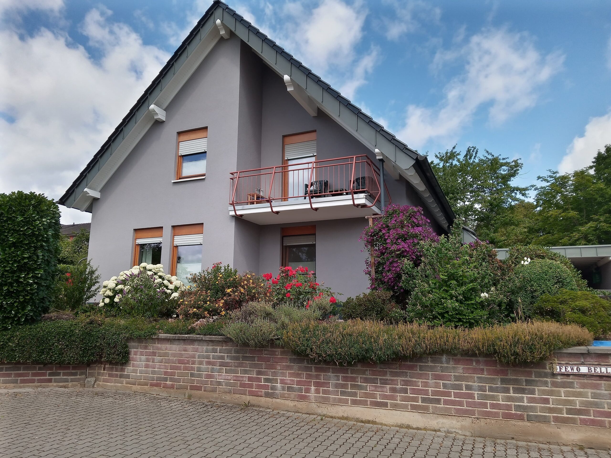 Ferienwohnung Bell mit Garten und Balkon